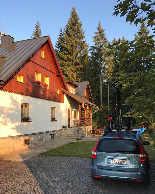 Ubytování na Slučím Tahu Prasily Esterno foto