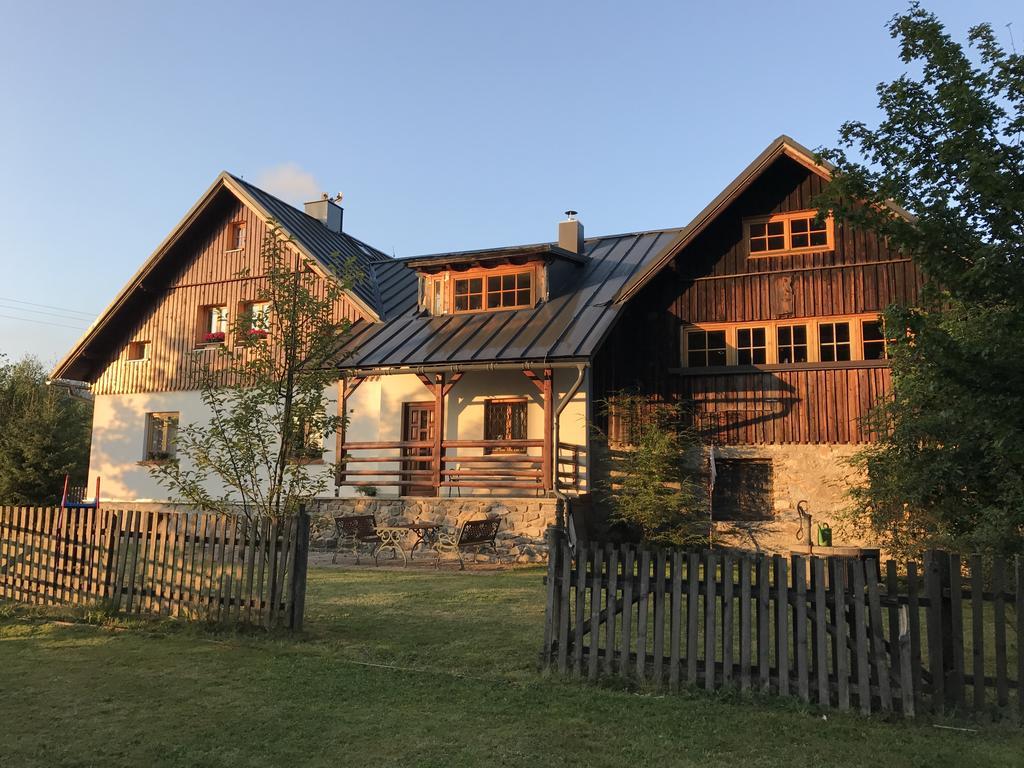 Ubytování na Slučím Tahu Prasily Esterno foto